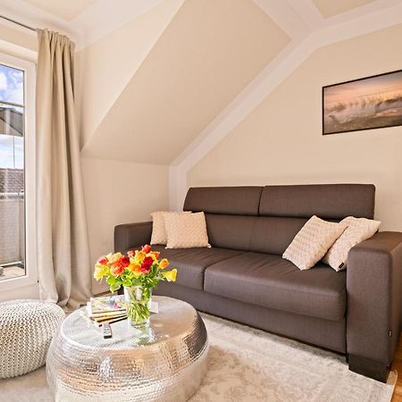 Wohlfuehl-Apartment Irisbluete Mit Privatstrand FDH Esterno foto