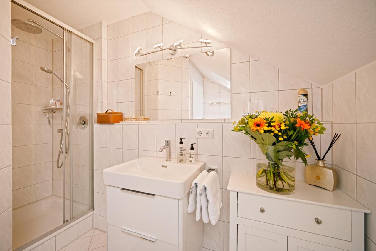 Wohlfuehl-Apartment Irisbluete Mit Privatstrand FDH Esterno foto